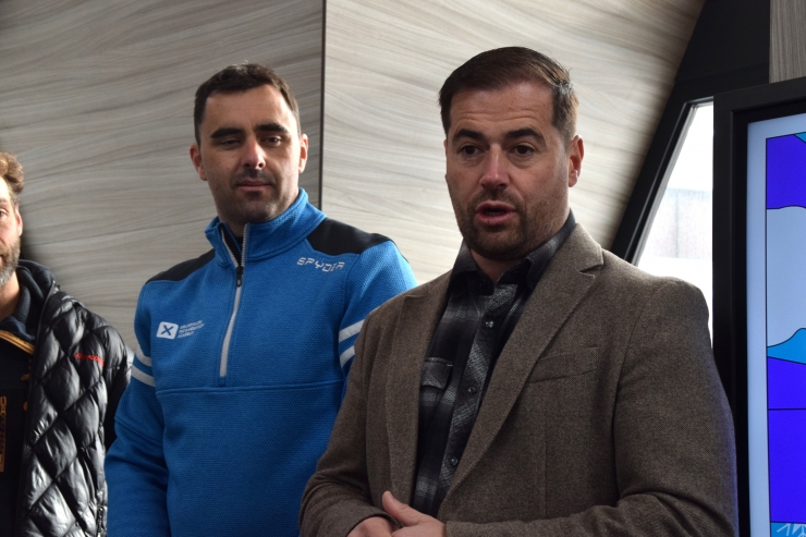 El conseller de Finances, Esports i Reactivació Econòmica, del comú d'Encamp, Nino Marot, explicant el nou projecte.