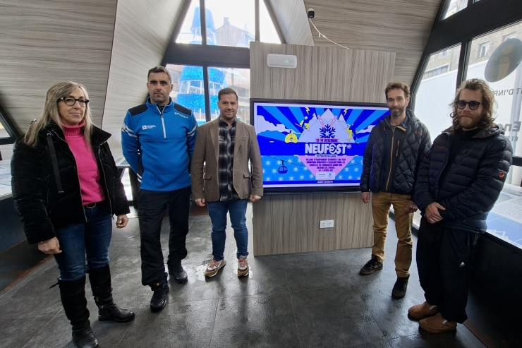 Representants del comerç del Pas de la Casa amb el conseller Finances, Esports i Reactivació Econòmica, Nino Marot, a la presentació del NeuFest.