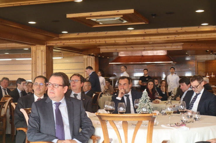 Alguns dels assistents a l'acte. Entre d'ells, el nou president de l'Empresa Familiar Andorrana, Daniel Aristot.