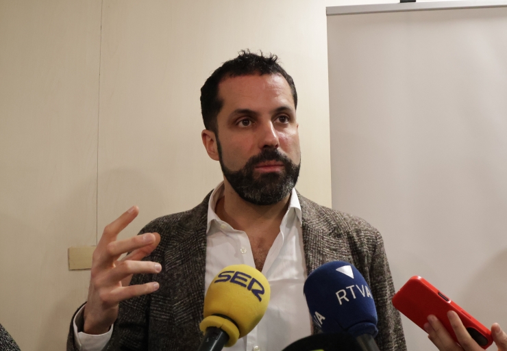 El director de la Confederació Empresarial Andorrana (CEA), Iago Andreu-Sotelo, durant la compareixença.