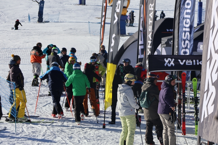 Alguns usuaris inscrits durant el NouFest.