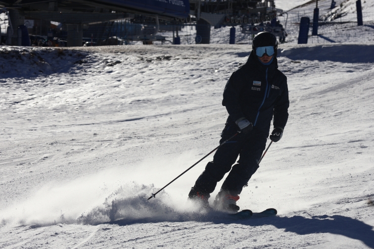 Un esquiador al NeuFest.