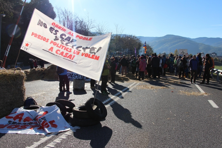 Un moment del tall de carretera d'aquest dimecres a l'N-145.