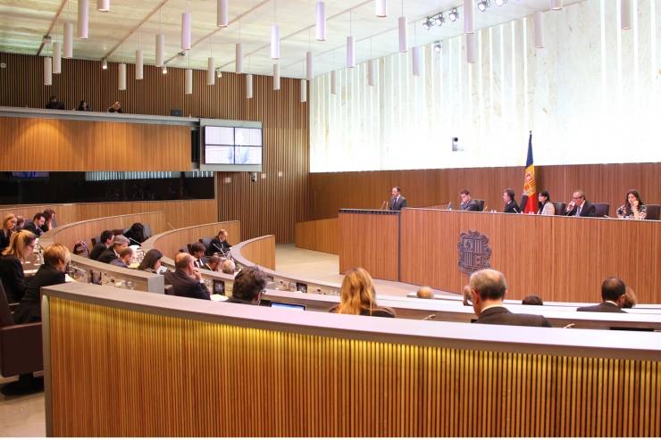 Una imatge general de l'hemicicle durant la intervenció del ministre d'Afers Socials, Justícia i Interior, Xavier Espot.