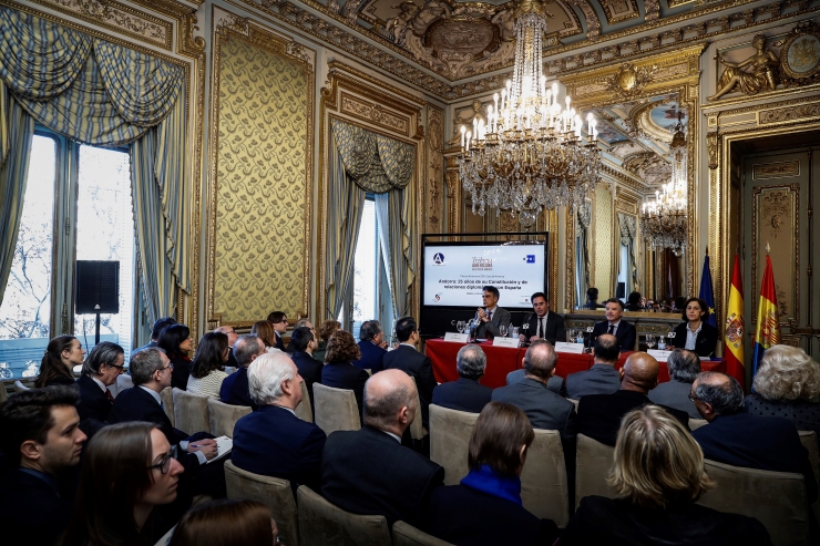 El síndic general, durant la conferència impartida a la Casa de América, a Madrid.