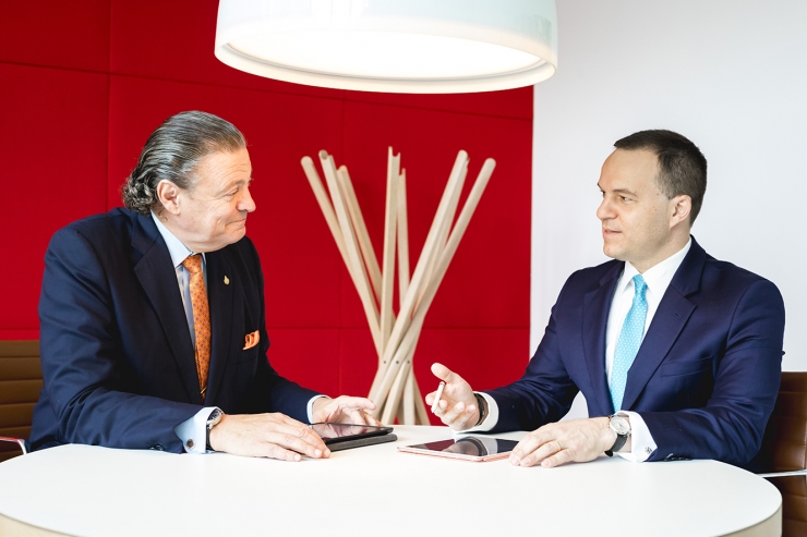 El president del consell d'administració de Vall Banc, Richard Carrión, i el conseller delegat, Michael Christner.