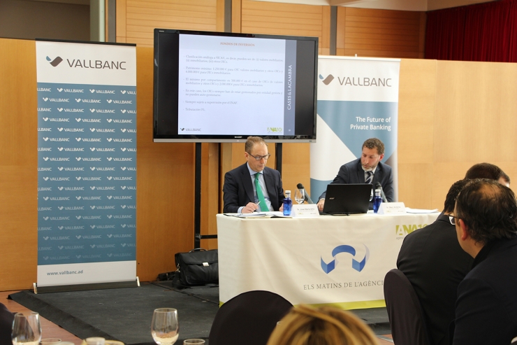 Els advocats i socis del bufet Cases&Lacambra, Jose María Alfin i Marc Ambrós, han parlat sobre 'Principals vehicles de diferiment d'estalvi per a vehicles de banca privada'.