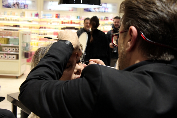 Una clienta rep el tractament.