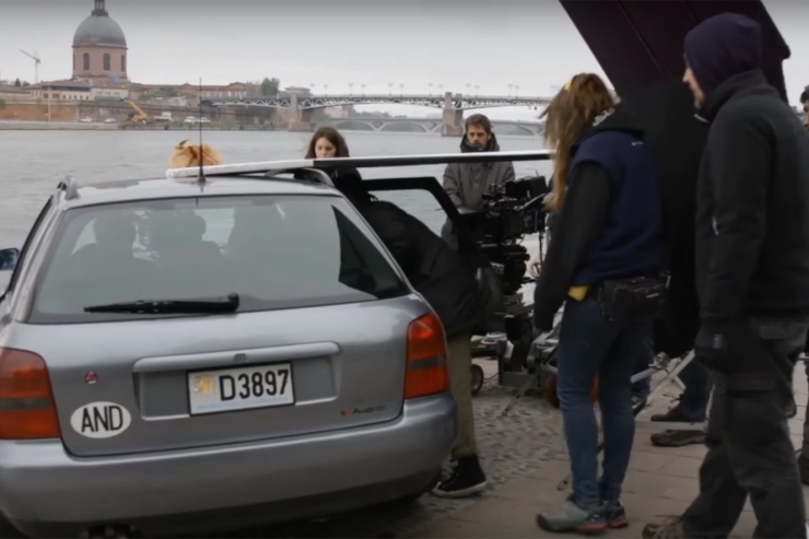 Un cotxe amb matrícula andorrana en un moment del rodatge a França.