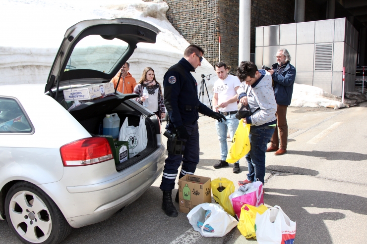 Controls conjunts francesos i andorrans a la duana francoandorrana del Baladrà.