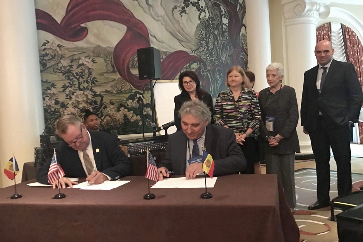Signatura de l'acord a Washington DC.
