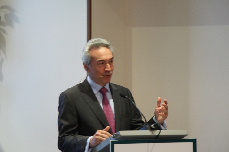 El professor de l'IESE, José Luis Suárez, durant la conferència d'aquest dijous.