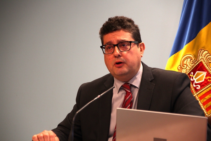 El cap de la Unitat d'Intel·ligència Financera d'Andorra, Carles Fiñana durant la roda de premsa d'aquest dijous.