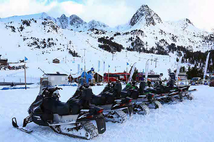 Motos de neu de Roc Roi a Grau Roig.