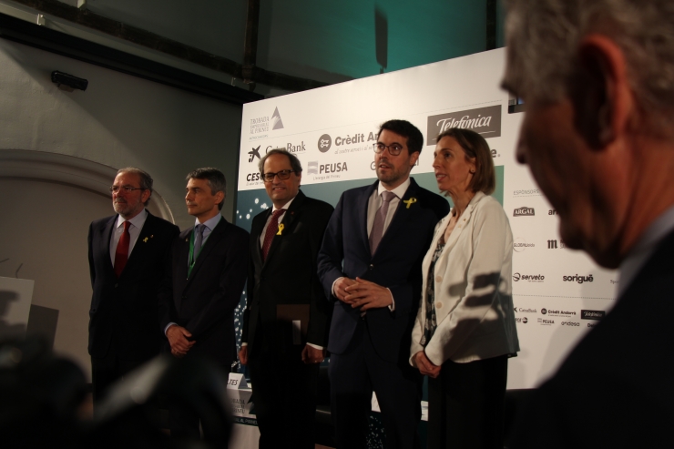 Foto conjunta de les autoritats, abans de començar la conferència inaugural.