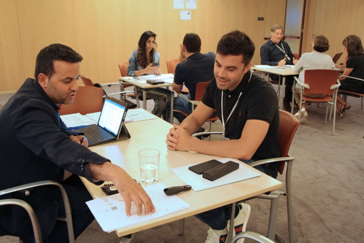 Un moment de la sessió d''Speed Mentoring' entre els finalistes del Lab Impact Andorra i professionals de diversos sectors.