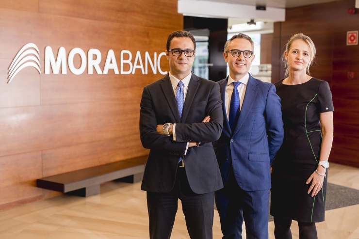 L’equip de gestió de fons.