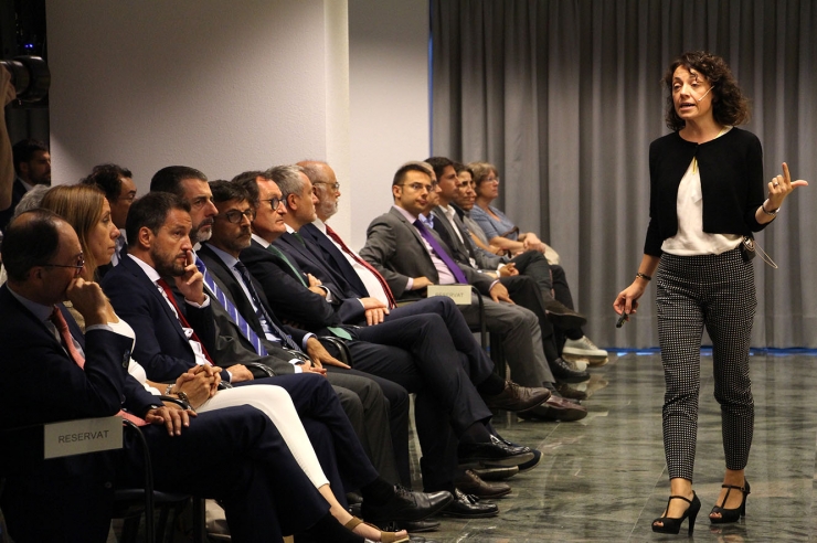 Un moment de la xerrada de la professora Núria Mas.