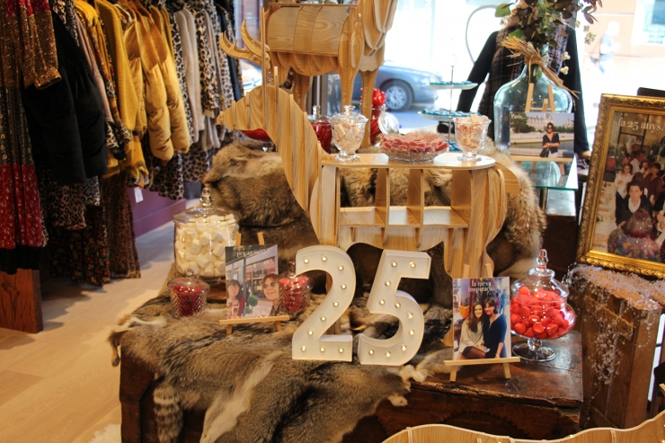 Muntatge de la botiga G de Guax per commemorar el seu 25è aniversari.