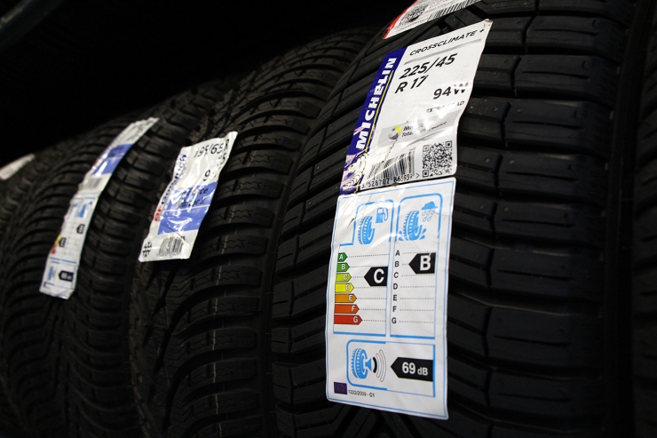 El disitintiu que posa la UE als pneumàtics G i F quedaran fora de mercat.