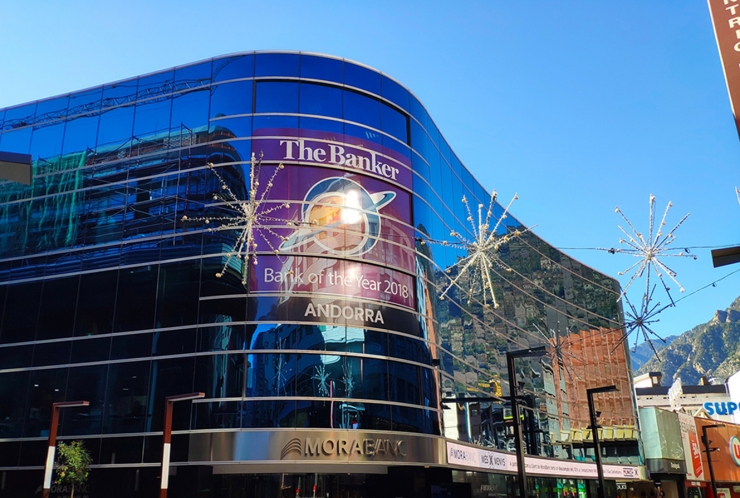 Façana de la seu central de MoraBanc, a Andorra la Vella.