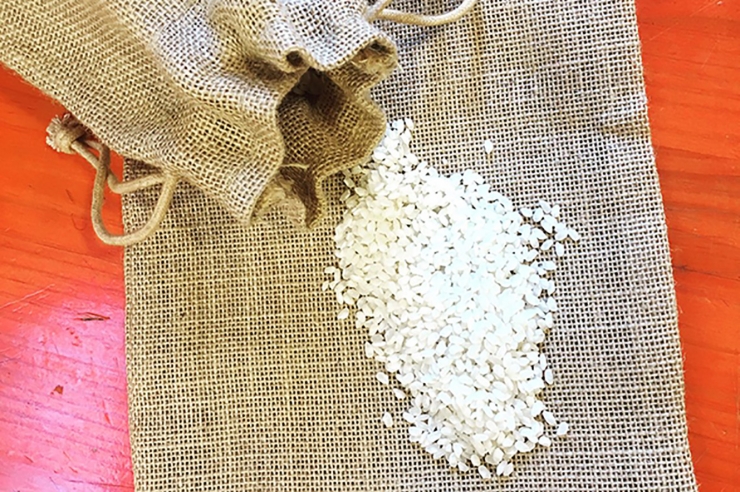 De bon gra ja disposa de les bosses de jute o d'arpillera.