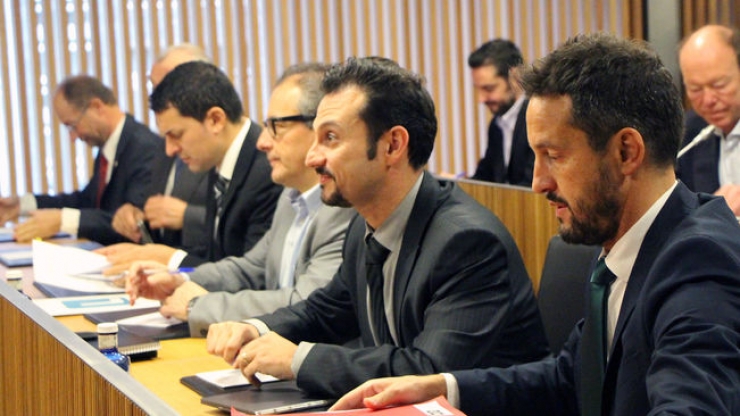 Consellers de la comissió de BPA durant una sessió.