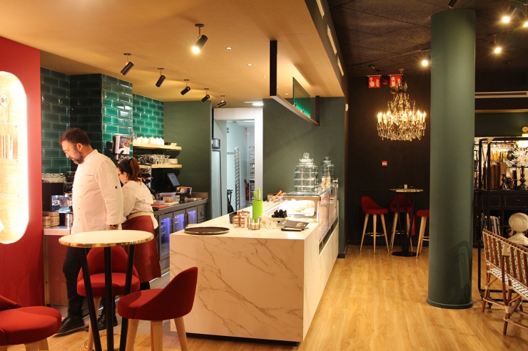 The Embassy compta amb un espai gastronòmic.