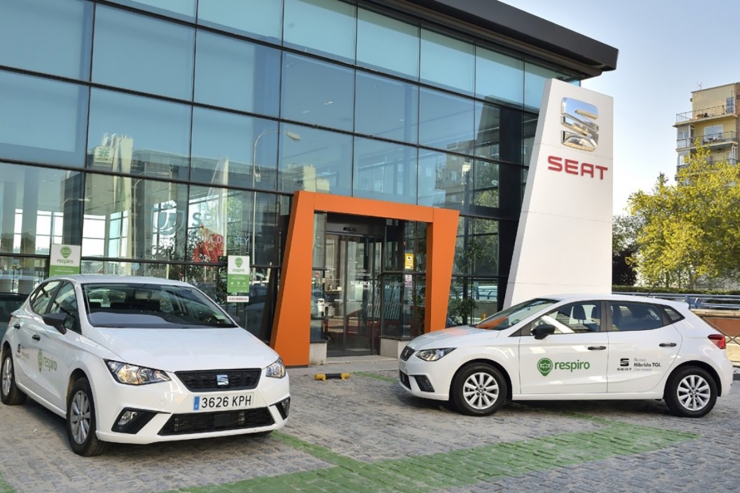 Dos vehicles del servei de 'car sharing'.