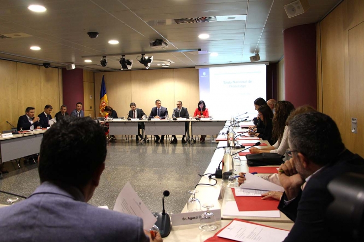 Un moment de la reunió de la taula d'habitatge.