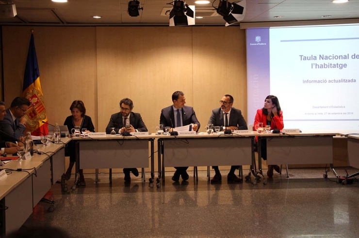 Un moment de la reunió de la taula d'habitatge aquest divendres al matí.