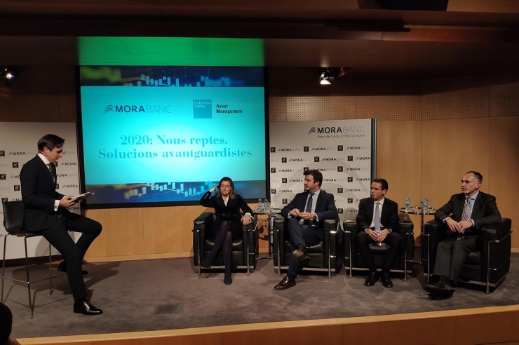 Un moment de la xerrada que han dut a terme experts de Goldman Sachs Asset Management i MoraBanc Asset Management.