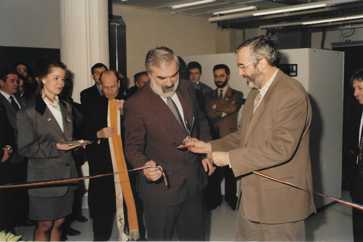 Inauguració de la central telefònica internacional de l'STA.