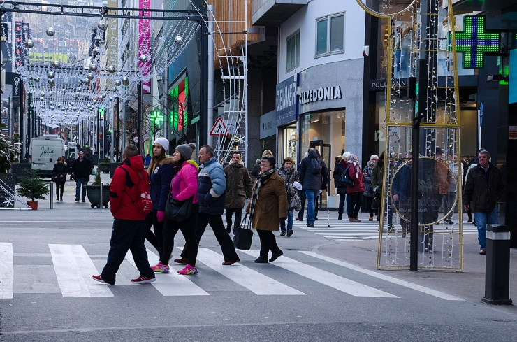 La frontera entre les dues avingudes, Meritxell i Carlemany.