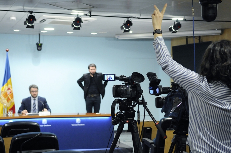 Un moment de la roda de premsa del ministre portaveu, Eric Jover.