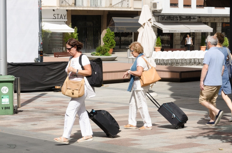 Turistes a Escaldes-Engordany en una imatge d'arxiu.