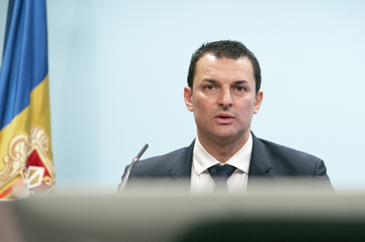 El ministre de Presidència, Economia i Empresa, Jordi Gallardo, durant la roda de premsa.