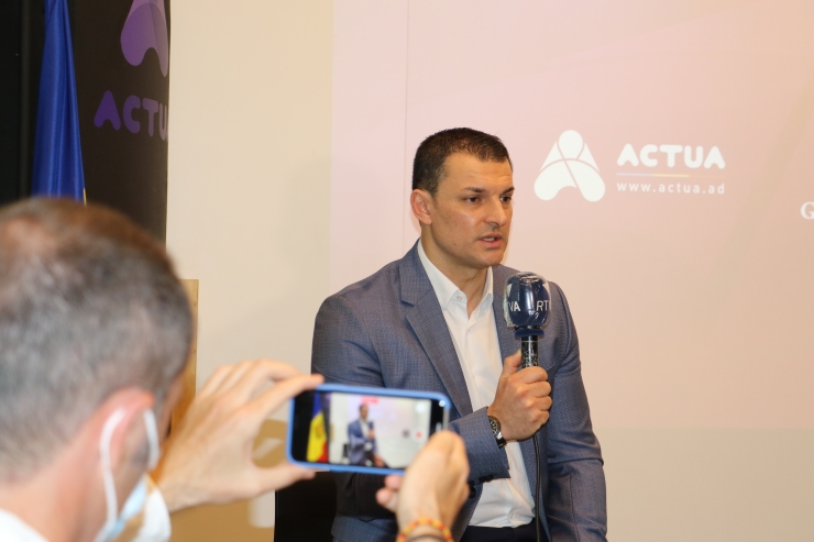 El ministre d'Economia i president d'Actua, Jordi Gallardo, durant la presentació dels tres programes.