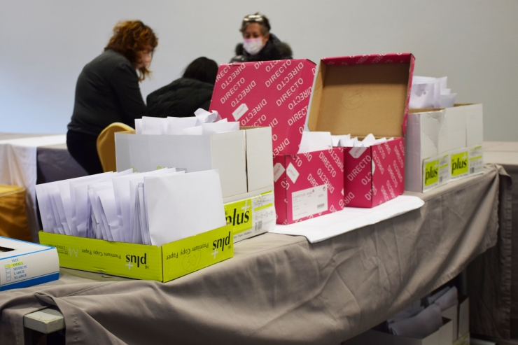 Els tests d'autoconsum que aquest dissabte va començar a repartir Ordino.