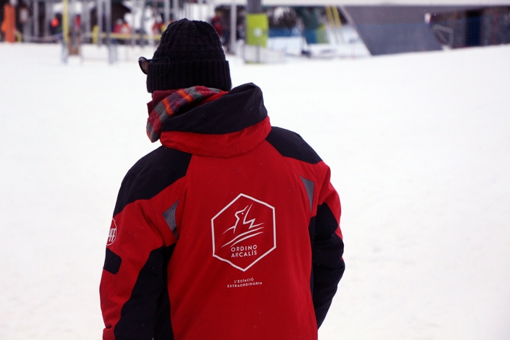 Un treballador de pistes.