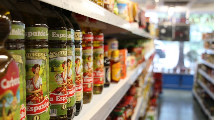 Productes exposats en un supermercat.