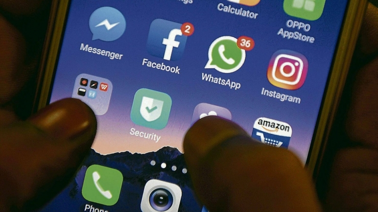 La pantalla d'un telèfon mòbil.