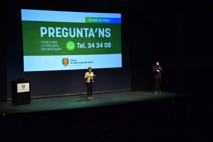 Un moment de la reunió de poble per fer balanç any del segon any de mandat del comú de Sant Julià de Lòria.