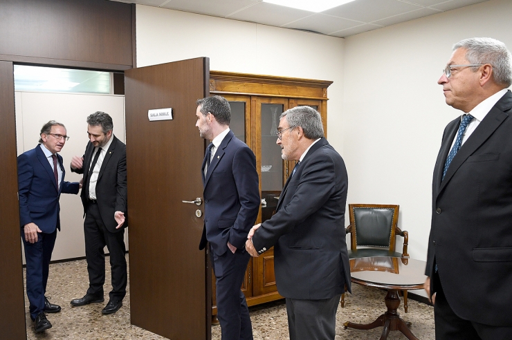 Un moment de la trobada entre el ministre de Finances i Portaveu,  Eric Jover, i el conseller d’Economia i Hisenda de la Generalitat de  Catalunya, Jaume Giró.