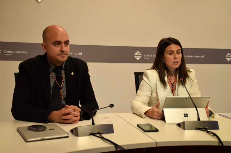 La cònsol major d'Encamp, Laura Mas, i el cònsol menor, Xavier Fernàndez.
