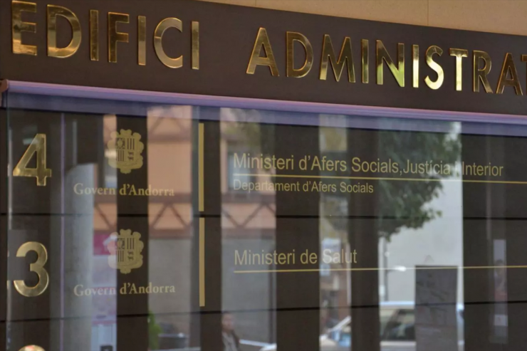 La façana de l'edifici on està Afers Socials.