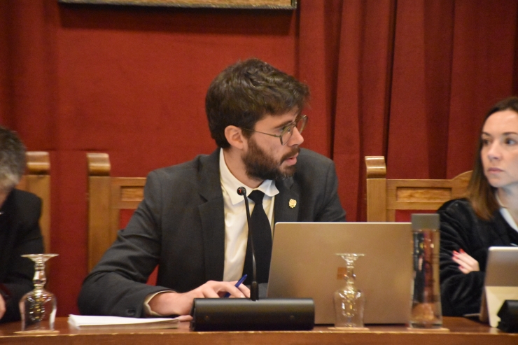 El cònsol major de Sant Julià de Lòria, Cerni Cairat, en sessió del consell de comú.