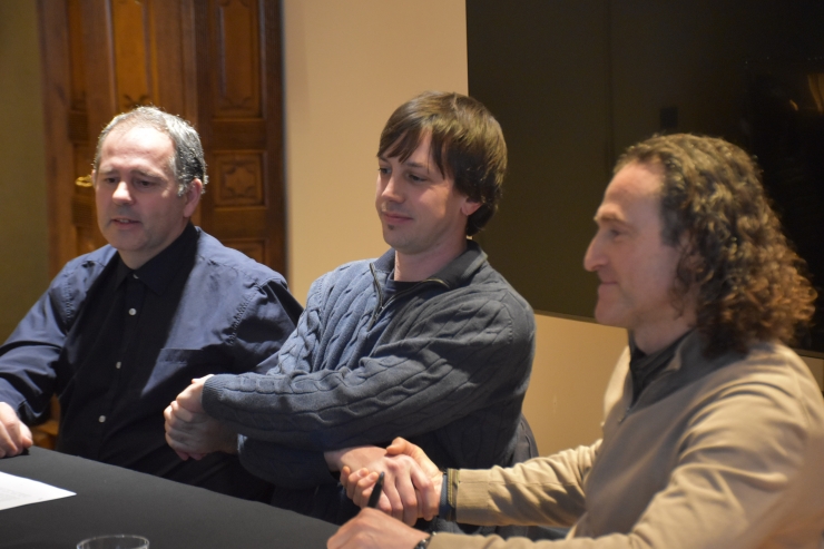 El CEO de CityXerpa, Bernat Altimir, el president de l'ATA, Víctor Ambor, i el president de l'ATI, Armand Godoy, durant la signatura de l'acord.