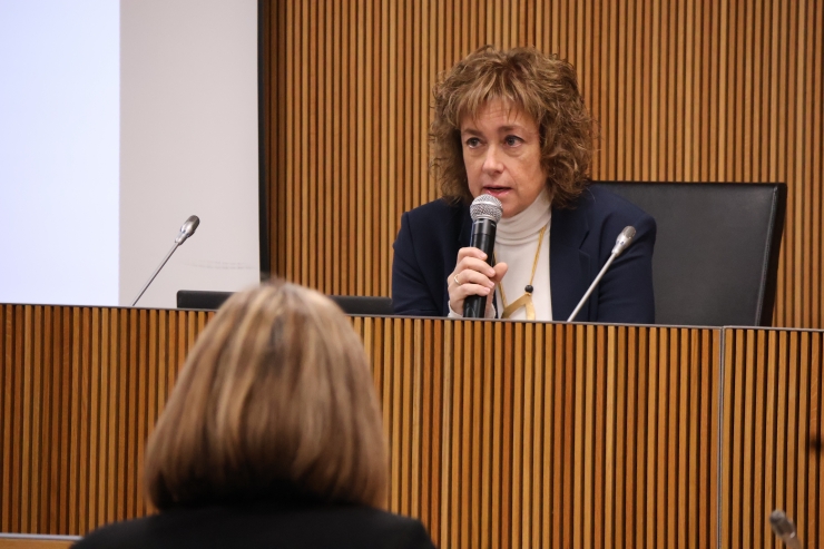 La presidenta del Consell d’Administració de l’Agència Estatal de Resolució d'Entitats Bancàries (AREB), Sílvia Cunill, al Consell General.