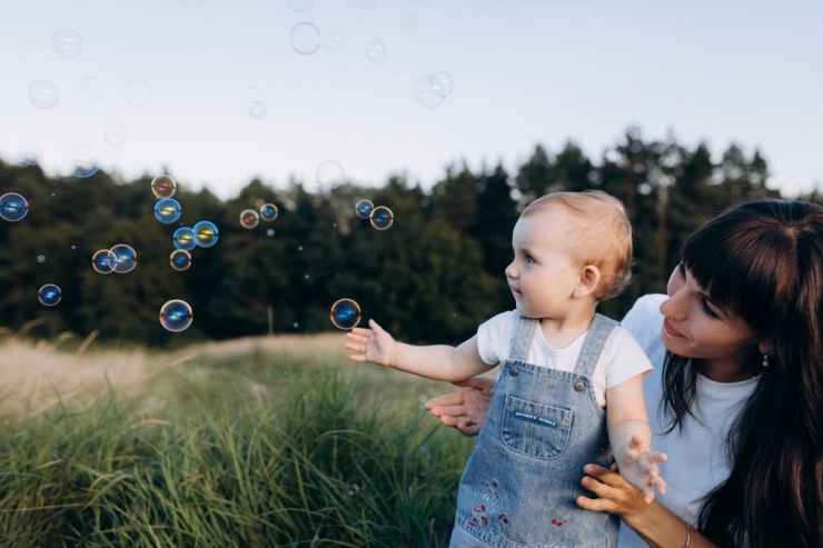 Una mare amb el seu fill.